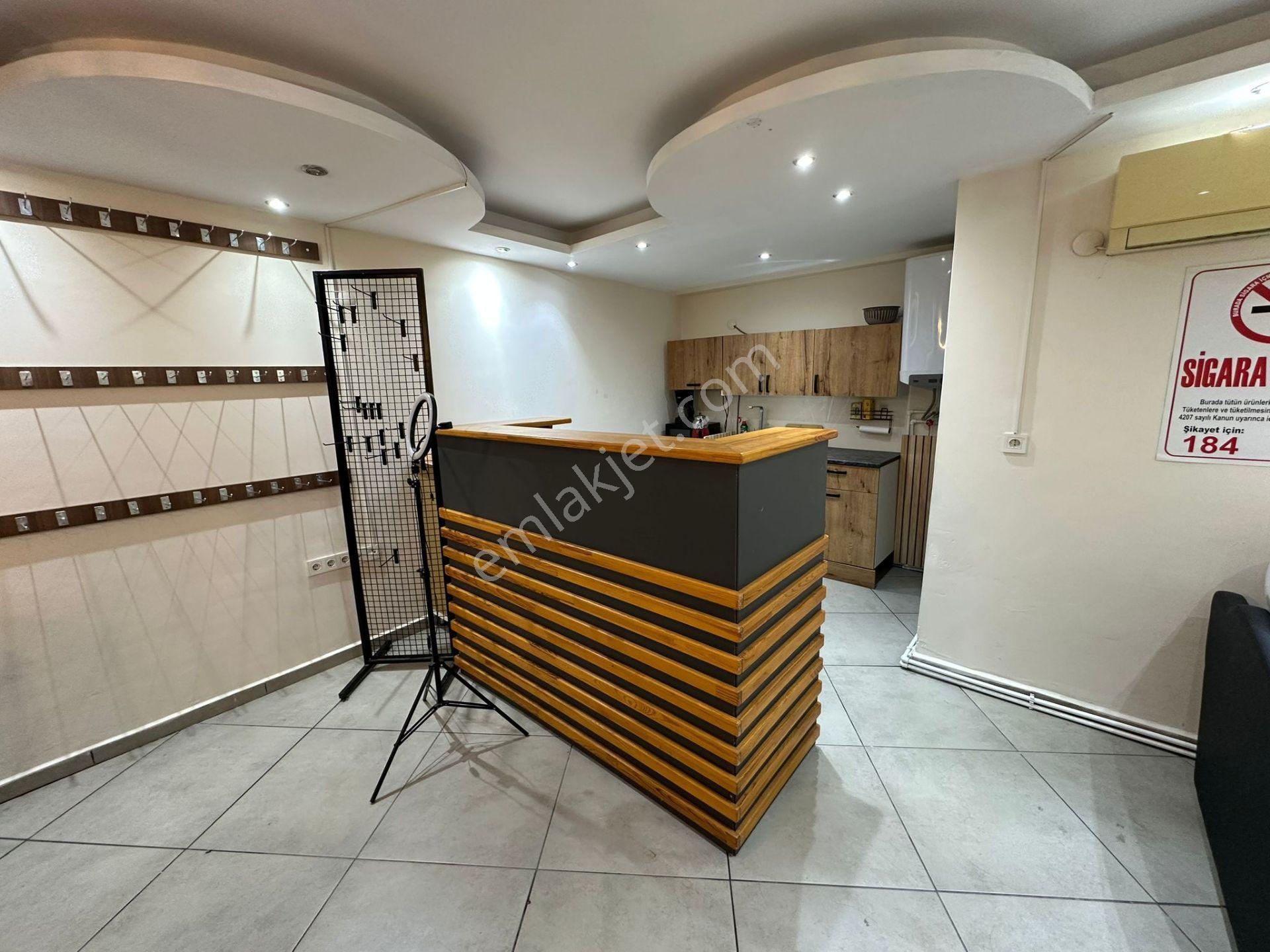 🌅 Kuşadası Merkeze Yakın - Modern Mobilyalı Kiralık Bayan Kuaför Salonu - Görsel 4