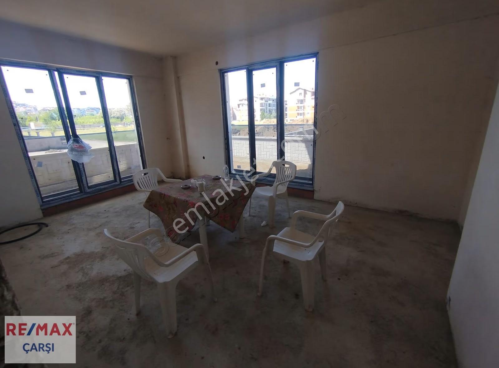 Gölcük Çiftlikte Pazarlıklı Ve Peşinatlı Satılık 2+1 Sıfır Daire