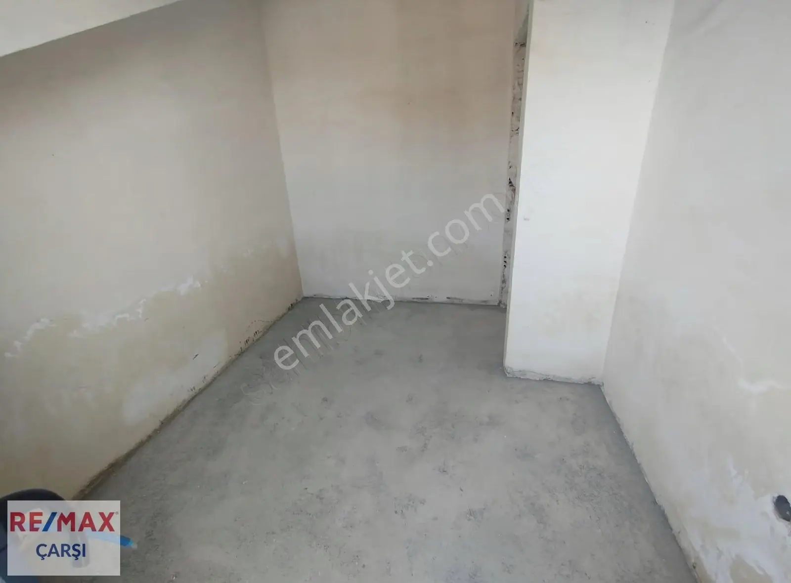 Gölcük Çiftlikte Pazarlığa Açık Satılık 3+1 Çatı Dubleks Daire