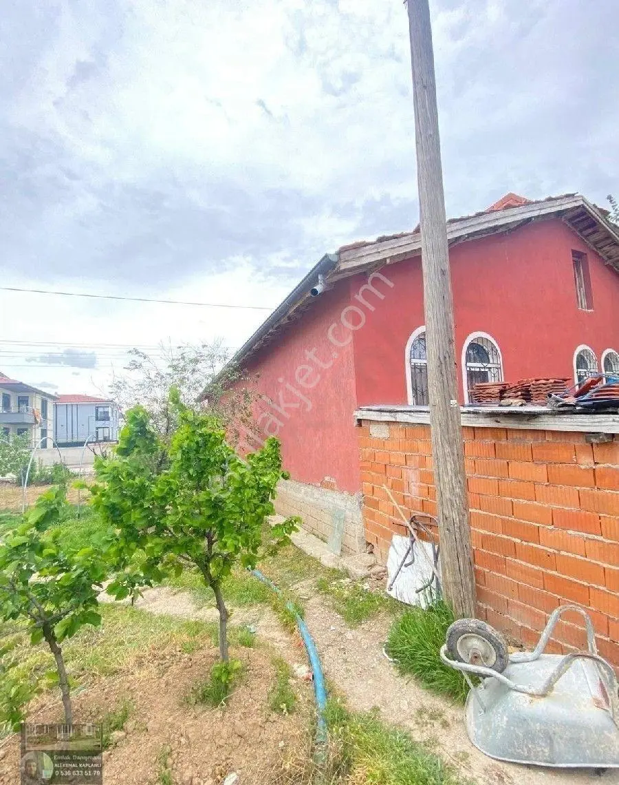 Saraçoğlu Müstakil Daire 900 Metre Arsa İçinde