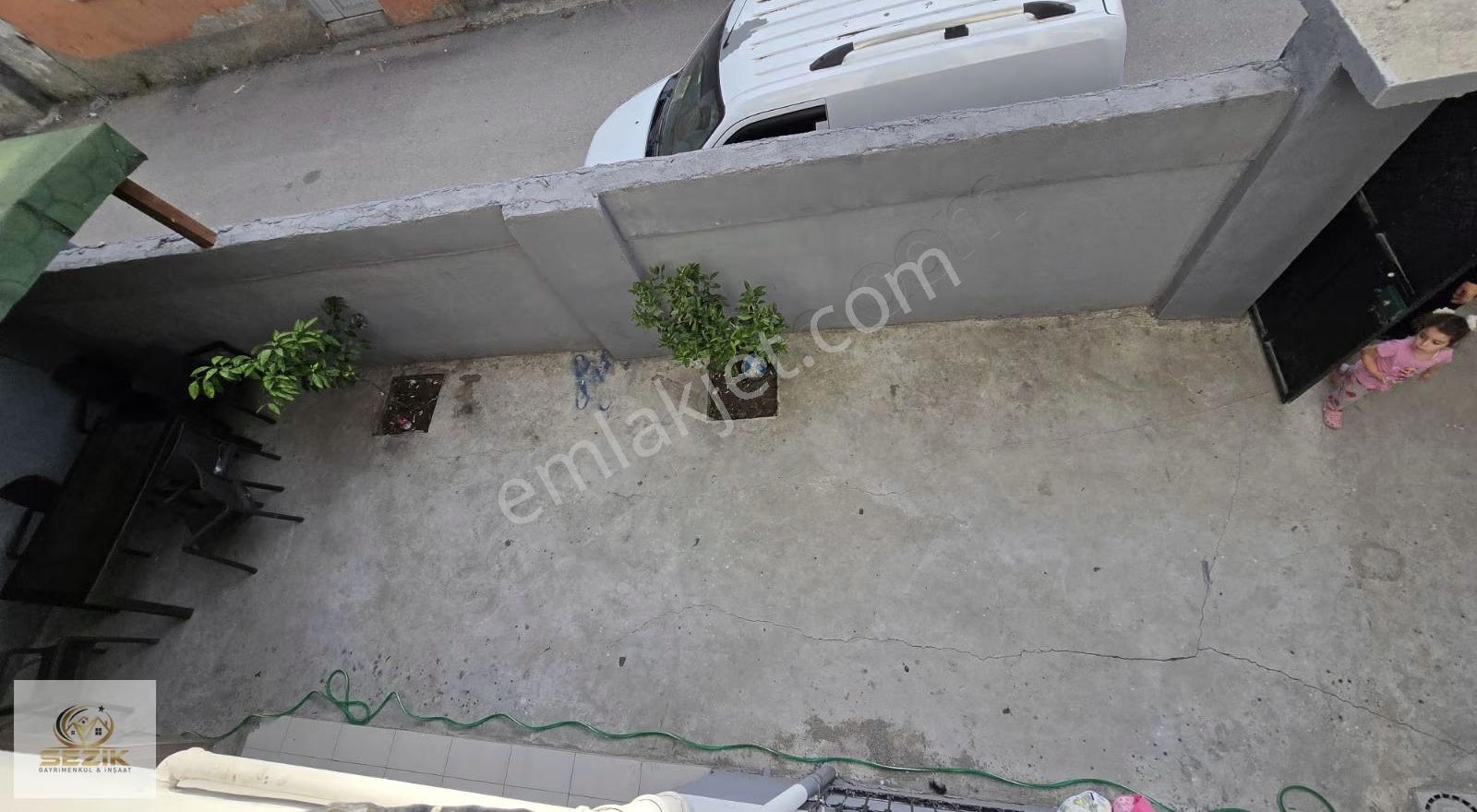 Onur Mh.salı Pazarı Civarı 3 Katlı Müstakil Ev Masrafsız 3+1 Şek - Görsel 17