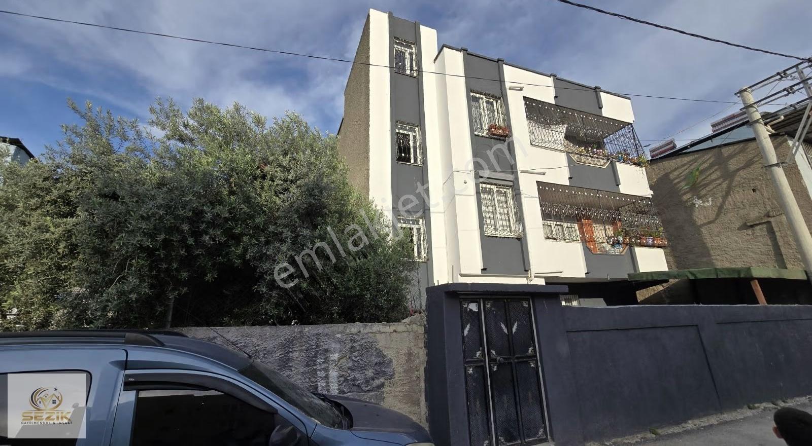 Onur Mh.salı Pazarı Civarı 3 Katlı Müstakil Ev Masrafsız 3+1 Şek - Görsel 3