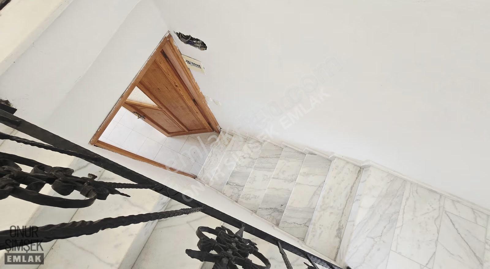 Akçay Kızılkeçili'de Bahçeli Tam Müstakil 4+1 Tripleks Villa - Görsel 21