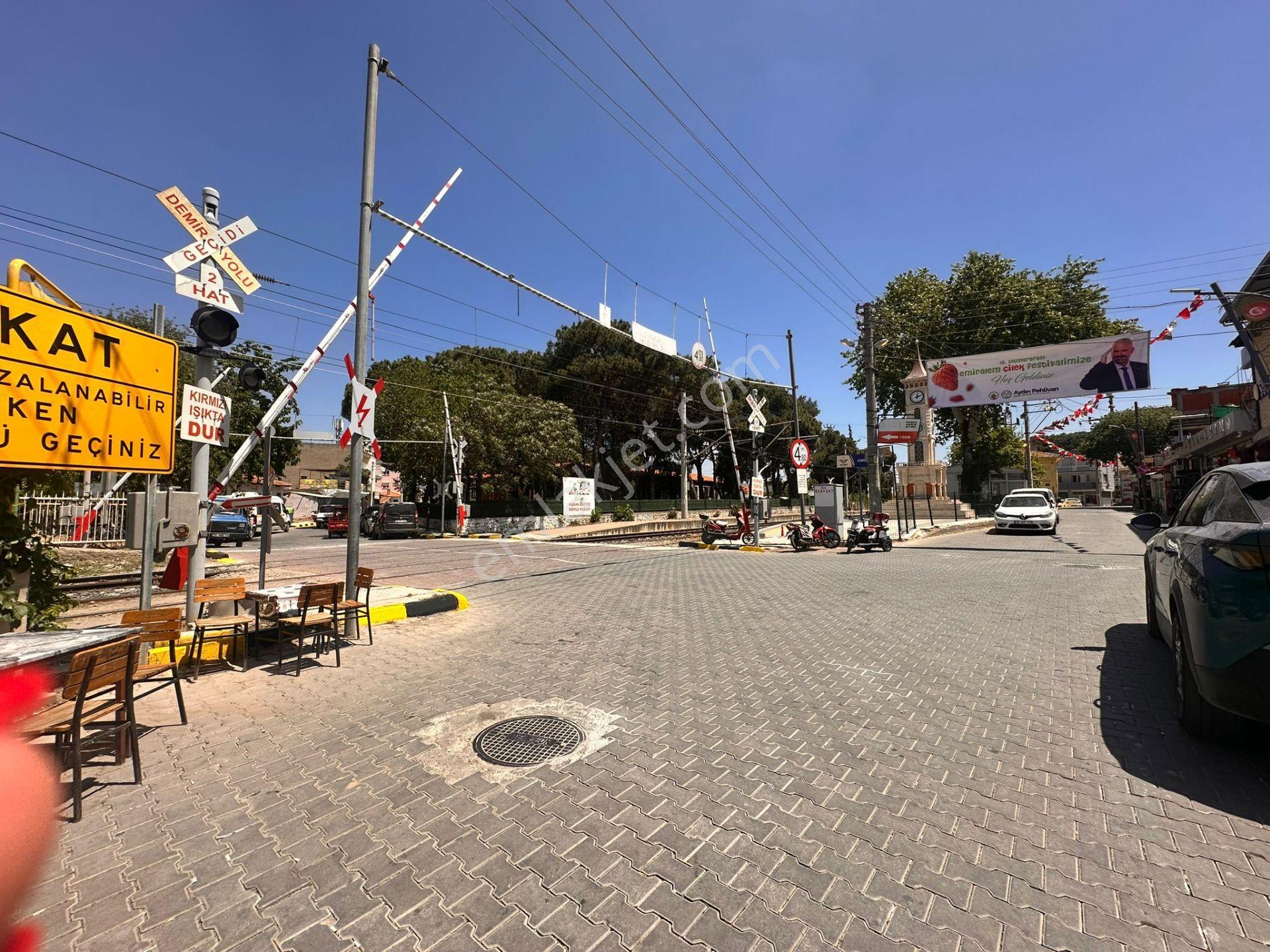 Emiralemde Şehirden Kopmadan Huzurlu Yaşam 140m2 3+1daire - Görsel 32
