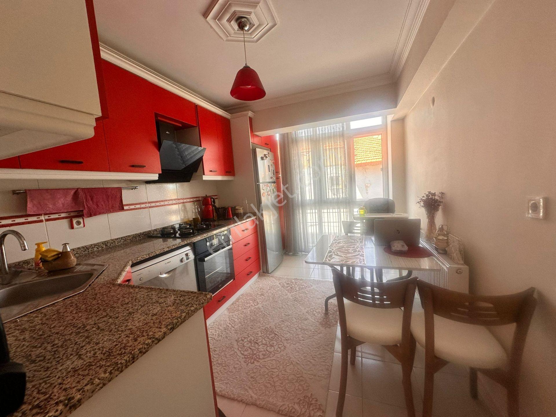 Emiralemde Şehirden Kopmadan Huzurlu Yaşam 140m2 3+1daire - Görsel 8
