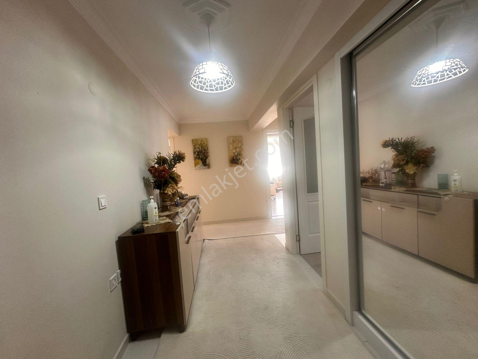 Emiralemde Şehirden Kopmadan Huzurlu Yaşam 140m2 3+1daire - Görsel 23