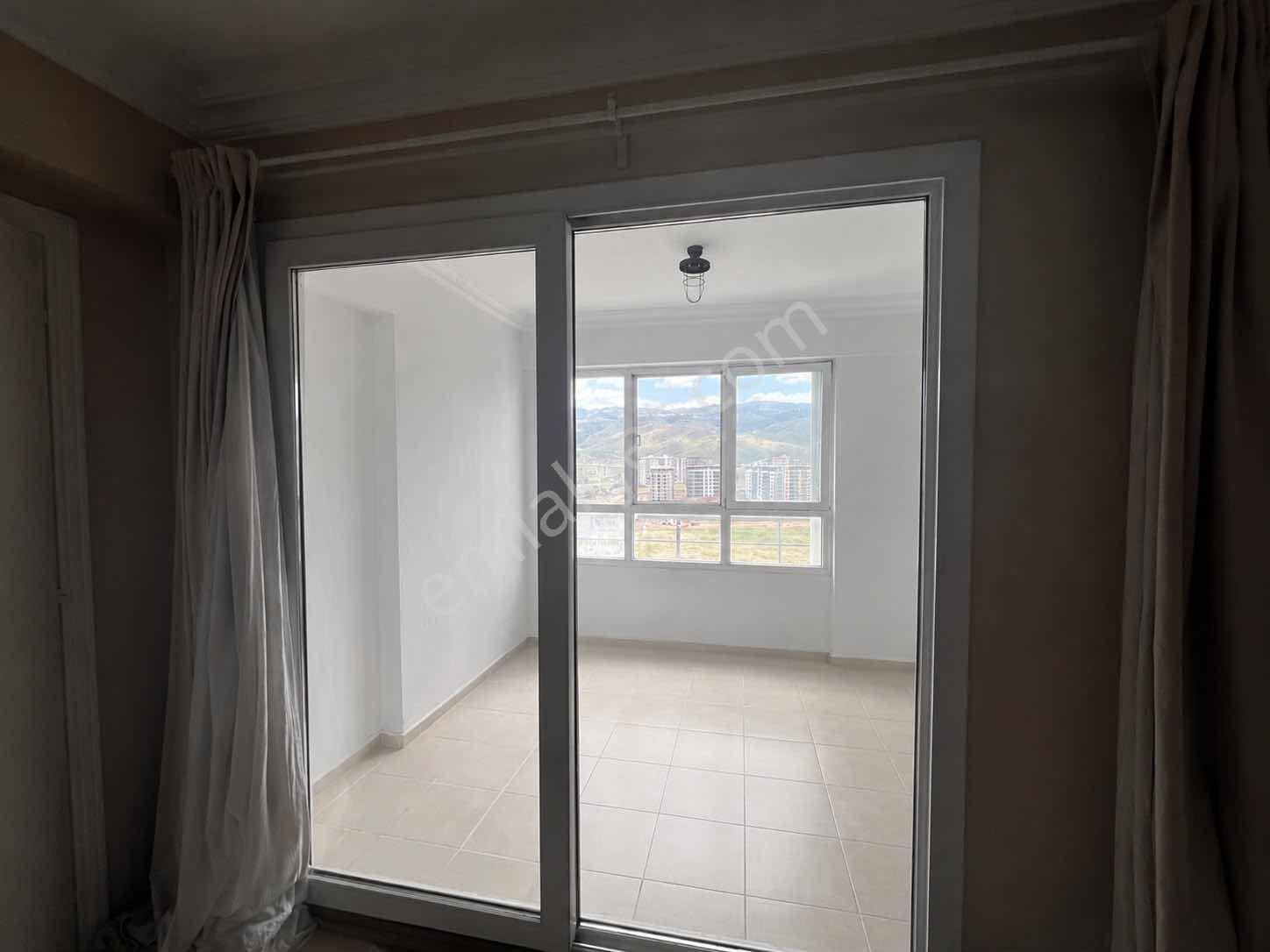 Ömür Sitesi Şelale Evleri'nde Giyinme Odalı Geniş Tip 3+1 Daire - Görsel 21