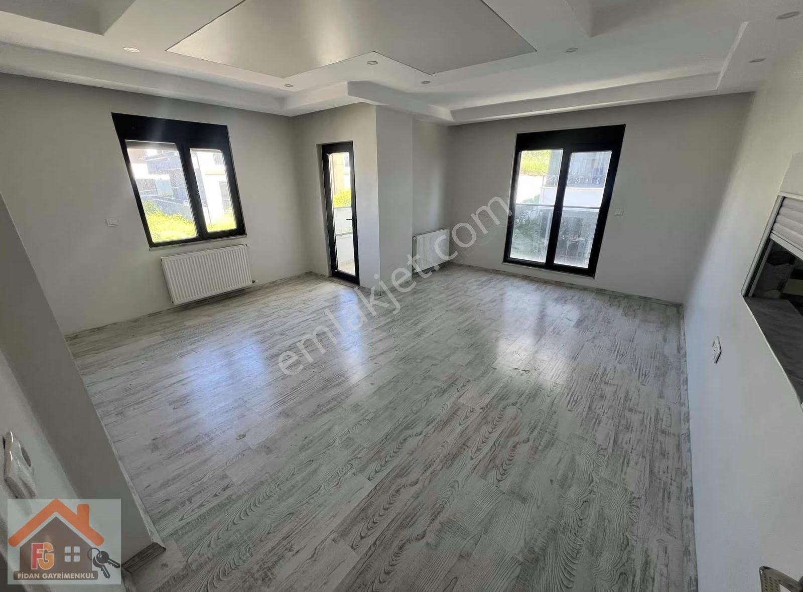 Yalova Merkez İsmetpaşa Mahallesin'de Kiralık 4+1 Çatı Dubleks