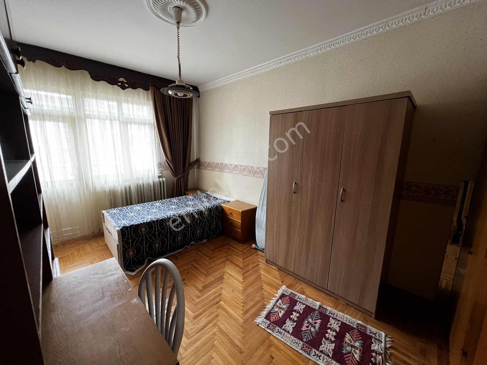 Şinasi Kurşun Caddesi Üzerinde Full Eşyalı 3+1 Kiralık Daire - Görsel 3