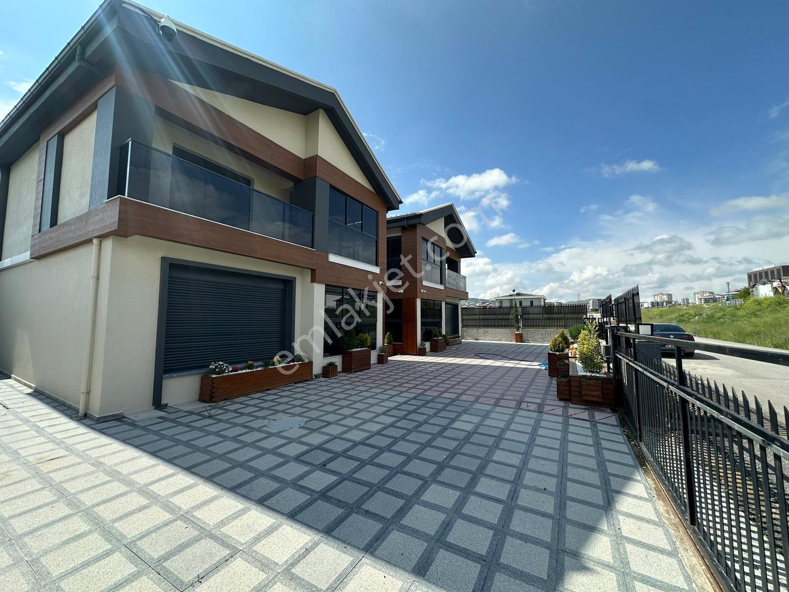 Irmak Emlak-bağlıca'da Satılık Özel Tasarımlı İki Villa