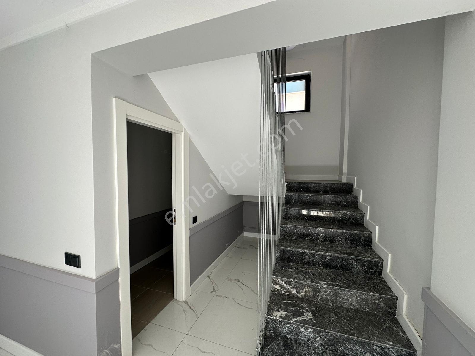 Irmak Emlak-bağlıca'da Satılık Özel Tasarımlı İki Villa - Görsel 2