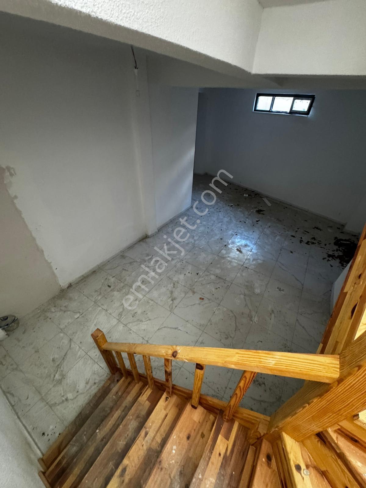 Sultanbeyli'de 160 M² Geniş Cepheli Alt Kat Depo Üretim Alanlı - Görsel 6