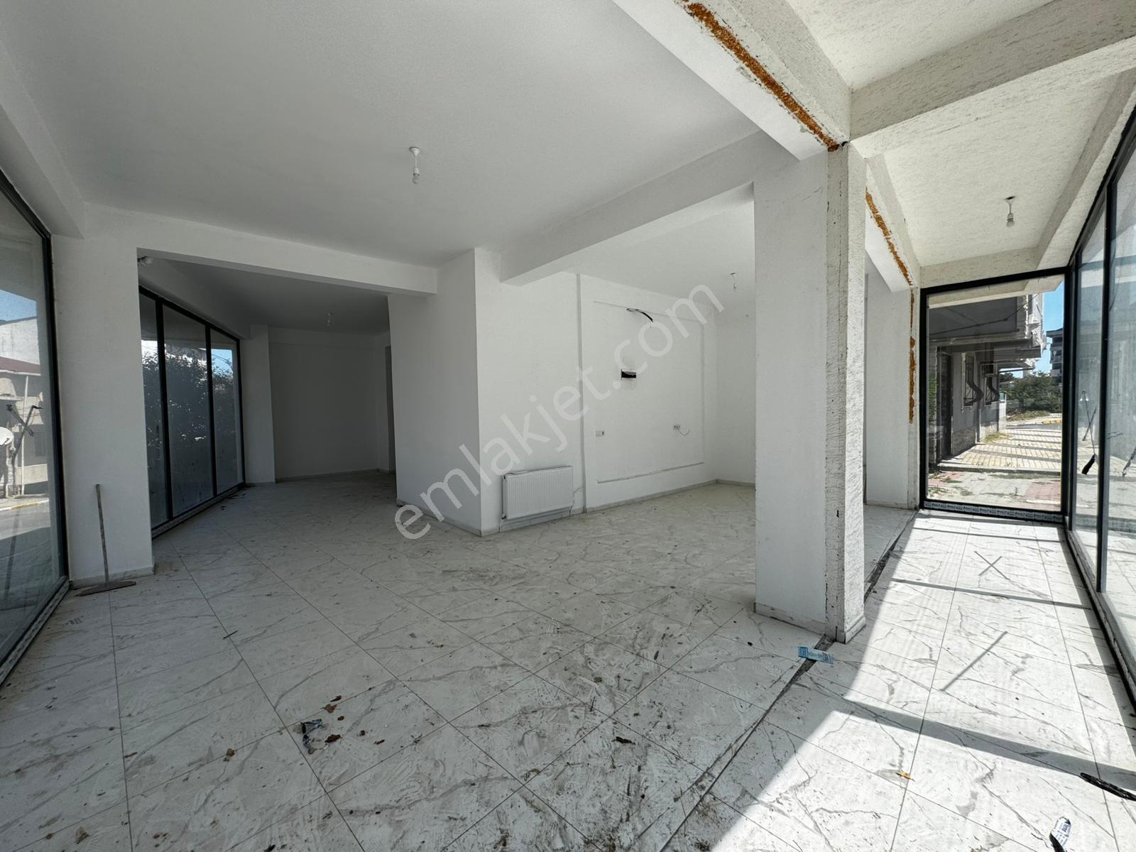 Sultanbeyli'de 160 M² Geniş Cepheli Alt Kat Depo Üretim Alanlı - Görsel 11