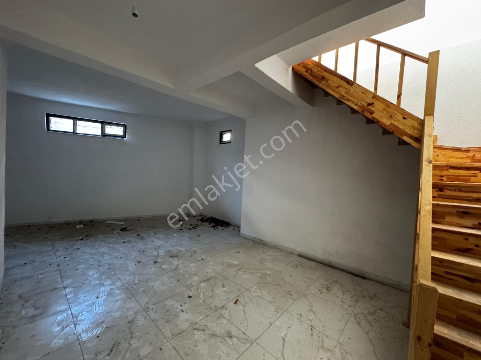 Sultanbeyli'de 160 M² Geniş Cepheli Alt Kat Depo Üretim Alanlı - Görsel 14