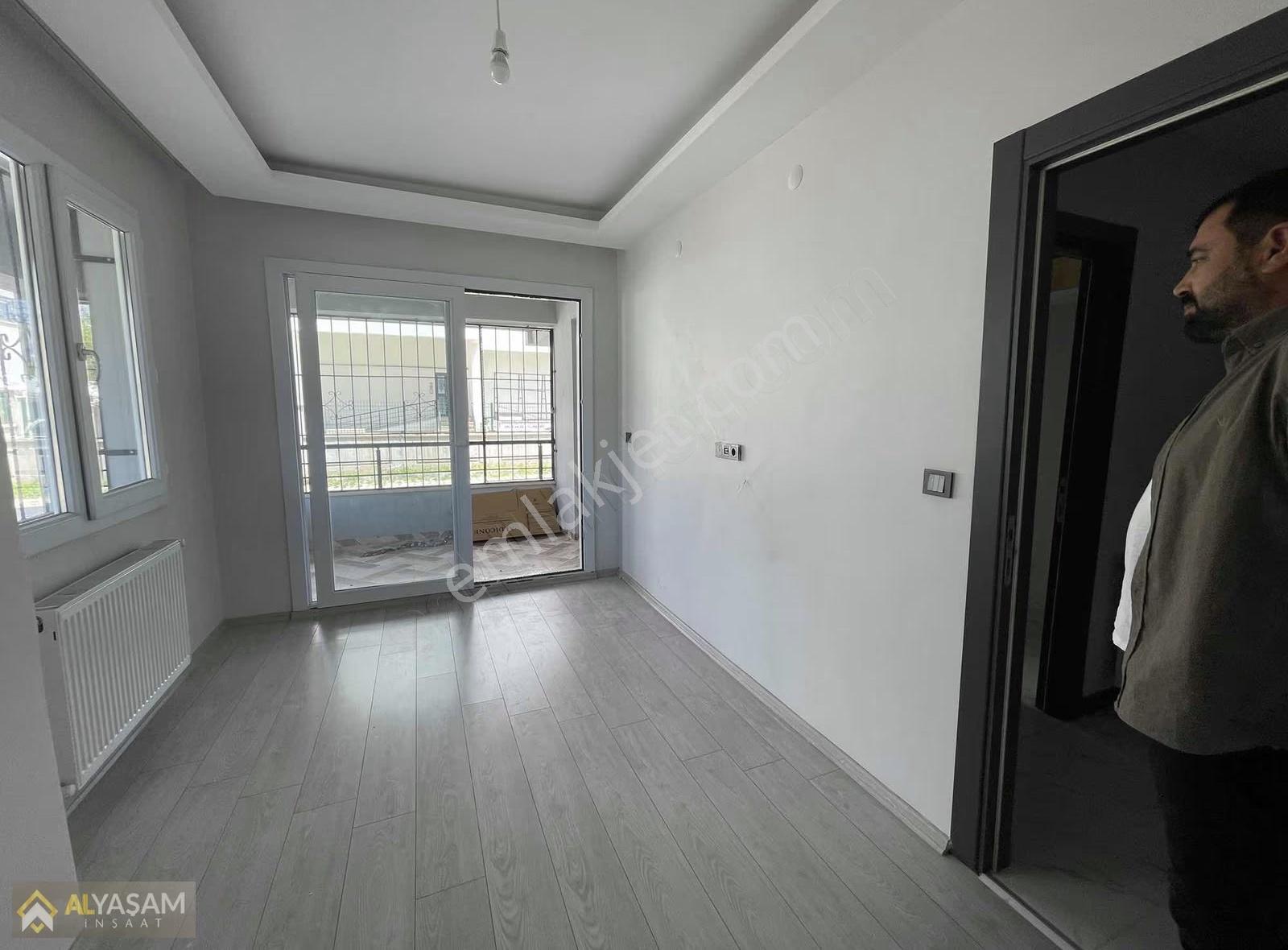 İlyas Mahallesinde Kiralık 2+1 Daire - Görsel 8