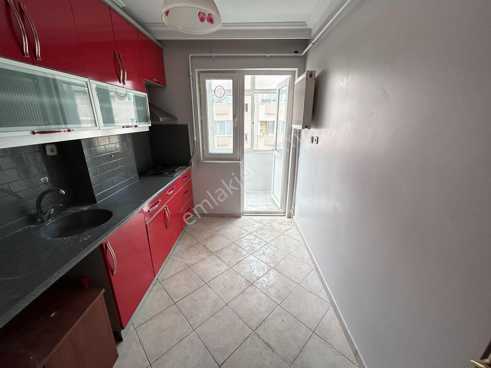 Bandırma Paşabayırda Site İçerisinde Açık Otoparklı 3+1 Daire - Görsel 14
