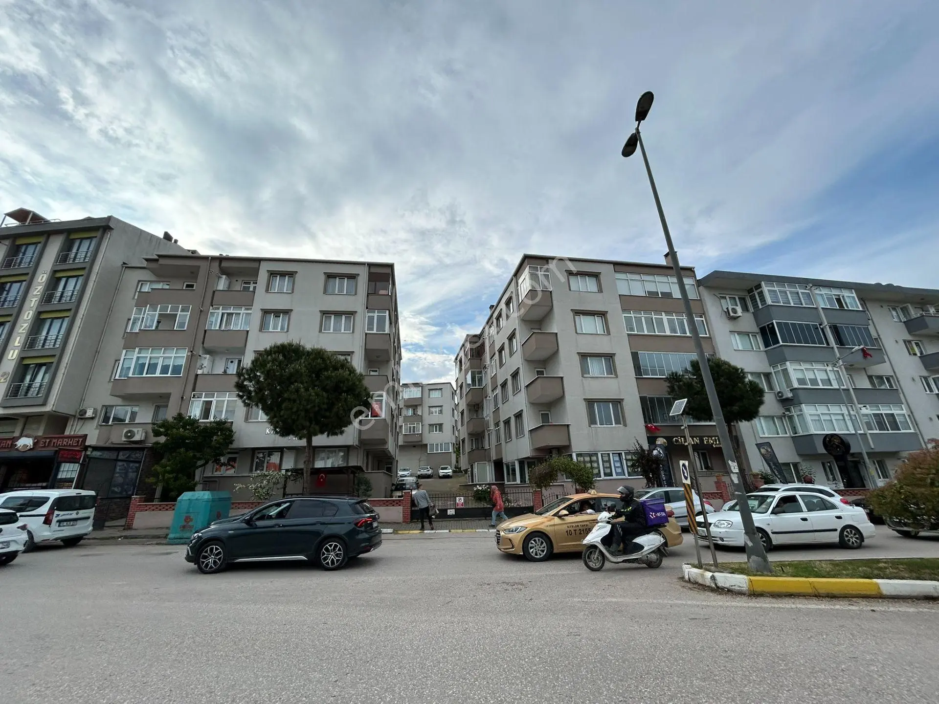 Bandırma Paşabayırda Site İçerisinde Açık Otoparklı 3+1 Daire - Görsel 2