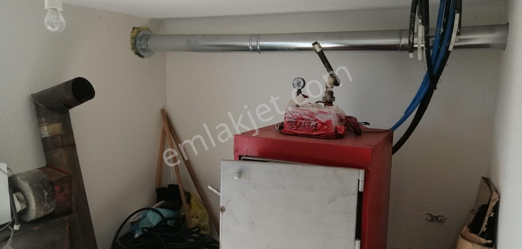 Kırklareli Hacızekeriya'da Satılık Göl Manzaralı Bahçeli Ev - Görsel 24