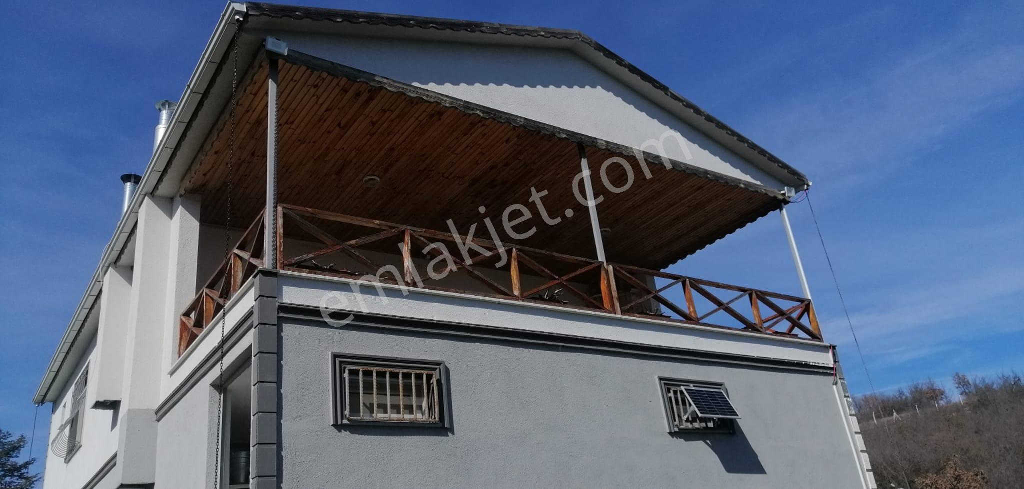 Kırklareli Hacızekeriya'da Satılık Göl Manzaralı Bahçeli Ev - Görsel 8