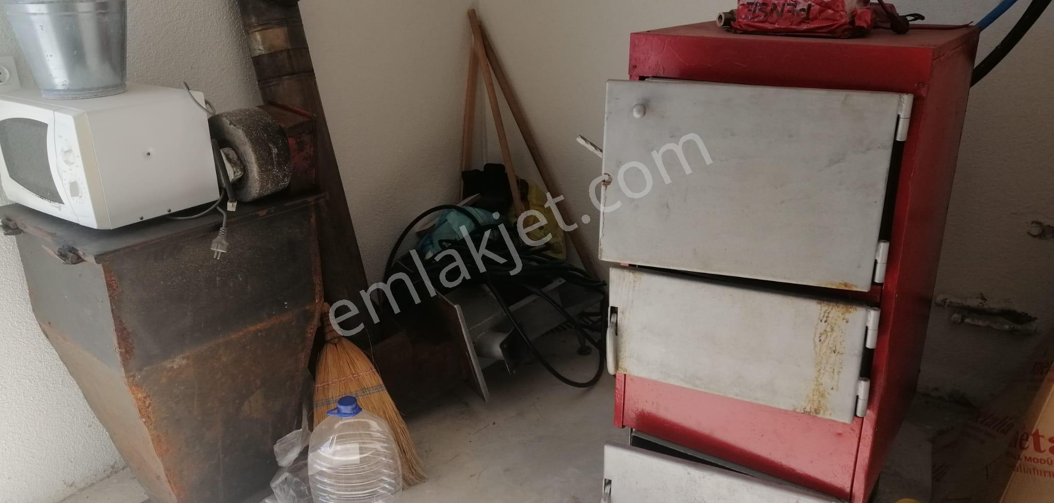 Kırklareli Hacızekeriya'da Satılık Göl Manzaralı Bahçeli Ev - Görsel 25