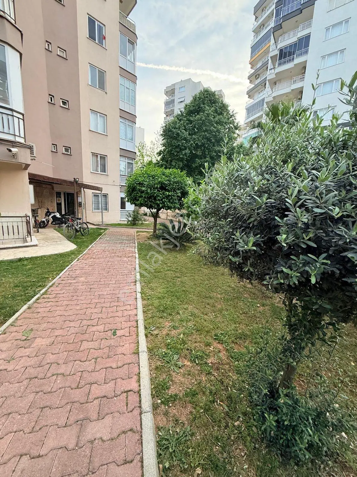 Site İçi, Caddeye Yakın, Önü Full Açık, Manzaralı Geniş 3+1