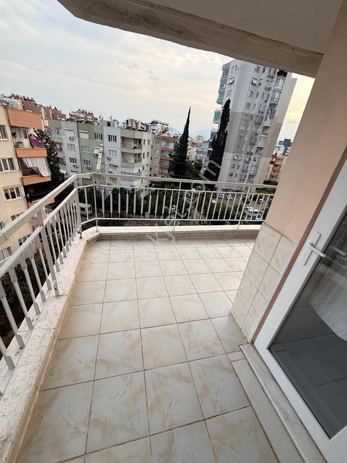 Site İçi, Caddeye Yakın, Önü Full Açık, Manzaralı Geniş 3+1 - Görsel 21