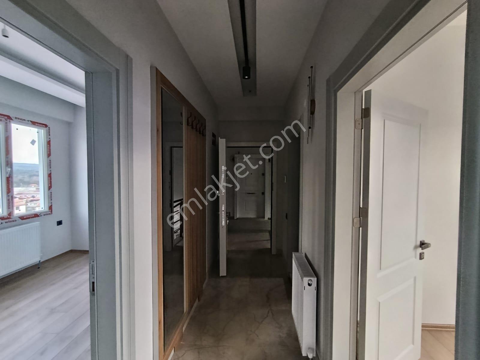 & Kerim'den Satılık 2+1 Kapalı Mutfak,doğalgaz,asansörlü Daire - Görsel 4