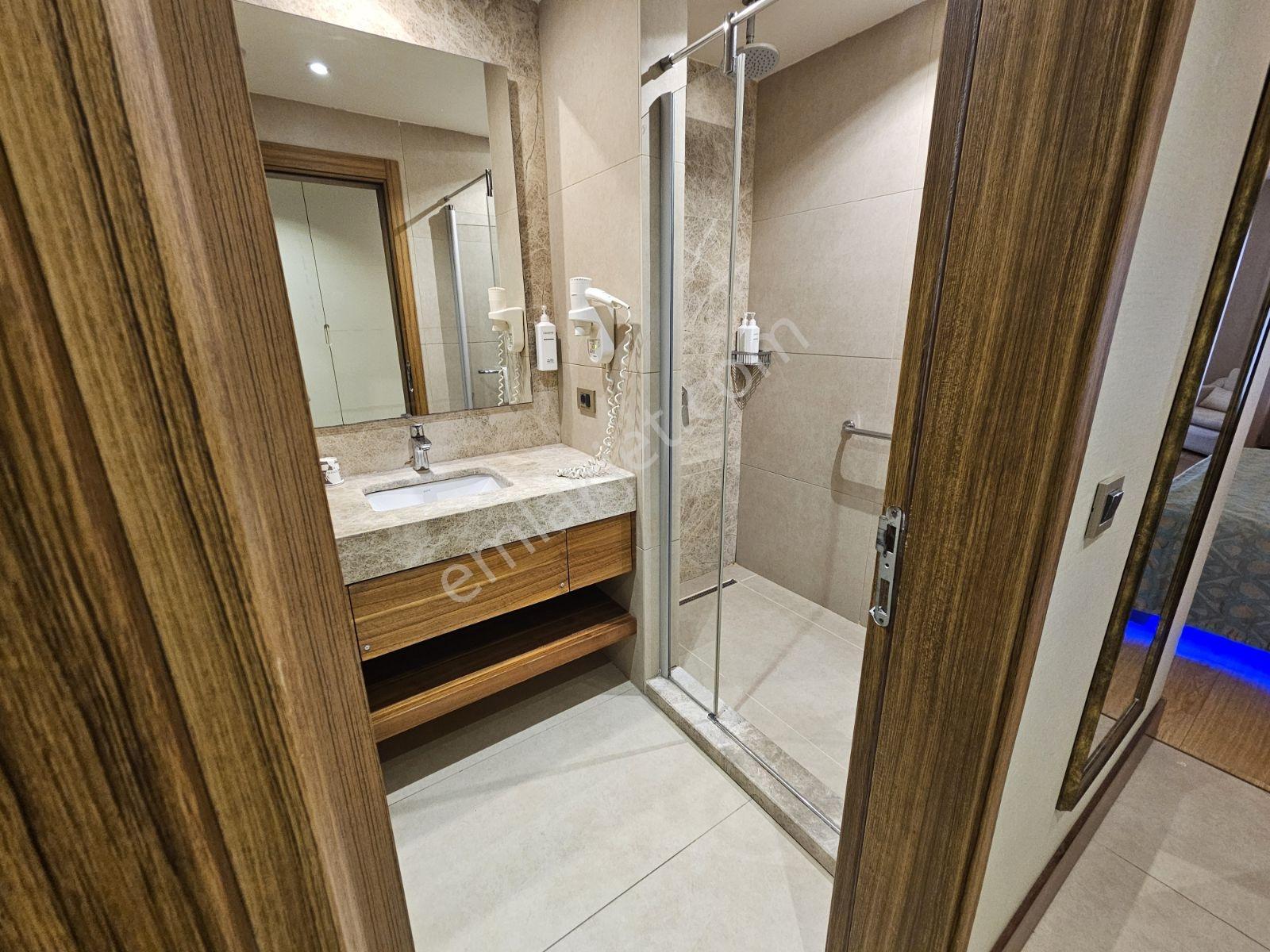 Kuşadası Ramada Resort'te Satılık Deniz Manzaralı 1+0 - Görsel 7