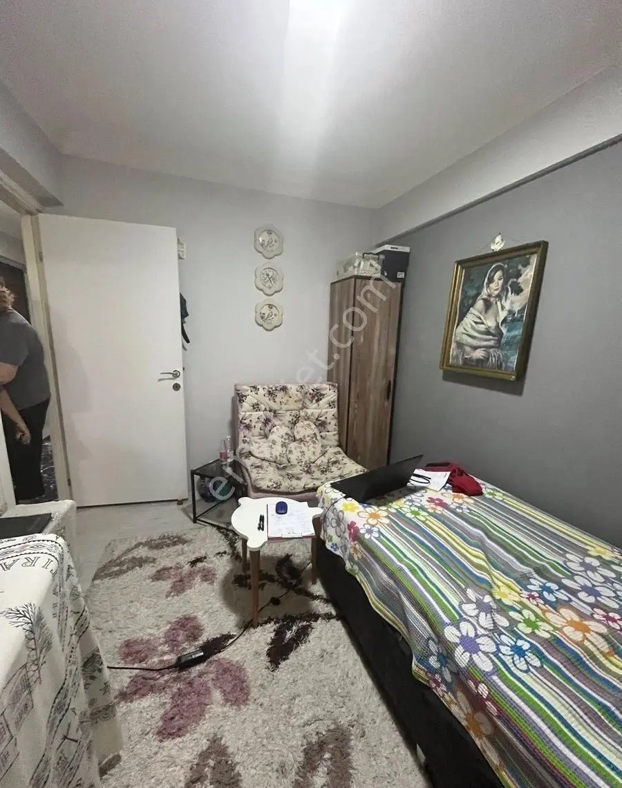 Güneşli Mahallesinde Bakımlı Arakat 2+1 Satılık Daire - Görsel 2