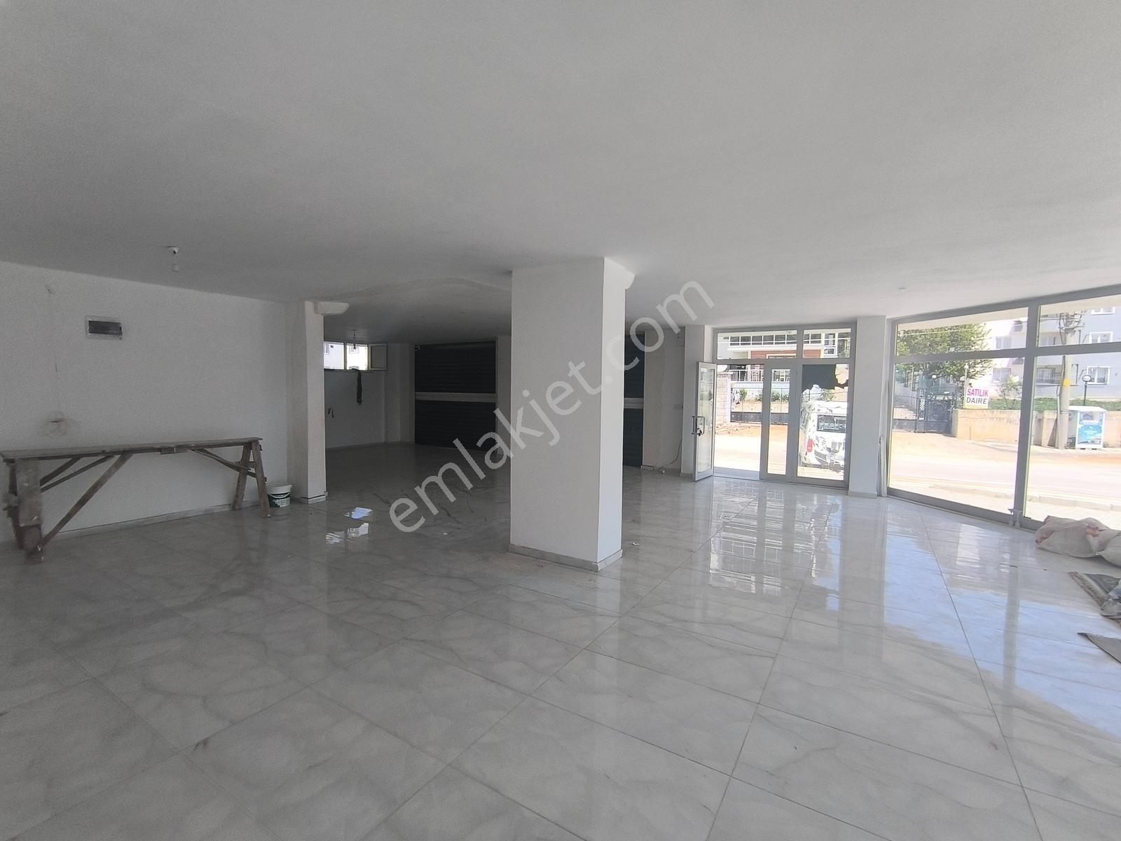 Kariyer'den Köşe Bina Çift Cephe 160m² Kiralık Dükkan - Görsel 8
