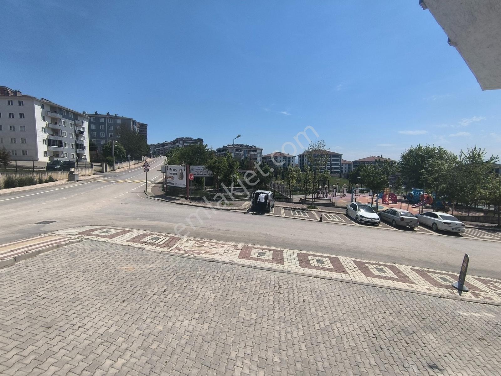 Kariyer'den Köşe Bina Çift Cephe 160m² Kiralık Dükkan - Görsel 11