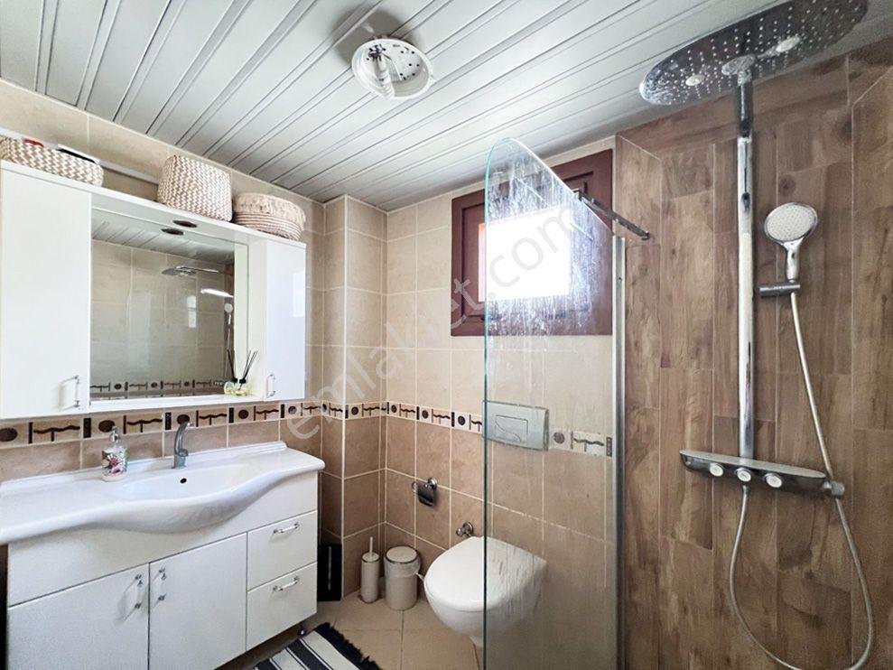 Goldhouse Dan Kiralık Foça Da Prestijli Bölgede Tripleks 4+1 Villa - Görsel 24