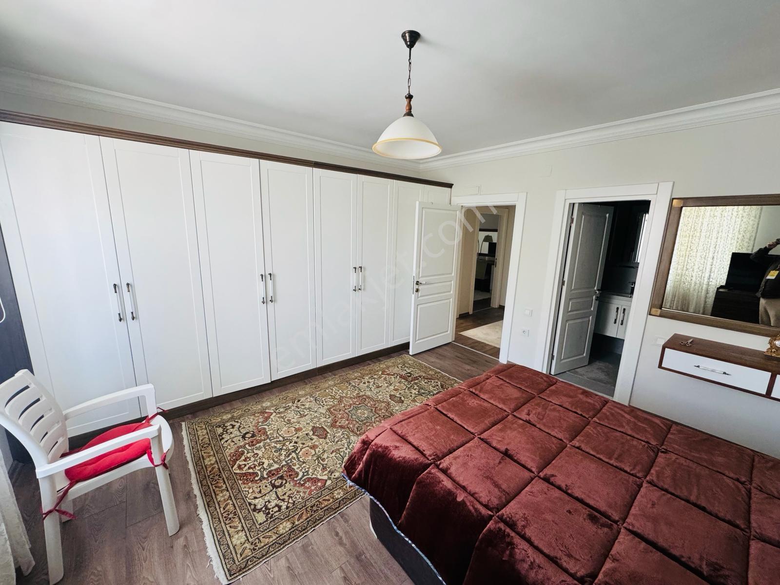 Sahilin Hemen Yanında | Havuzlu Sitede Geniş 4+1 Kiralık - Görsel 16