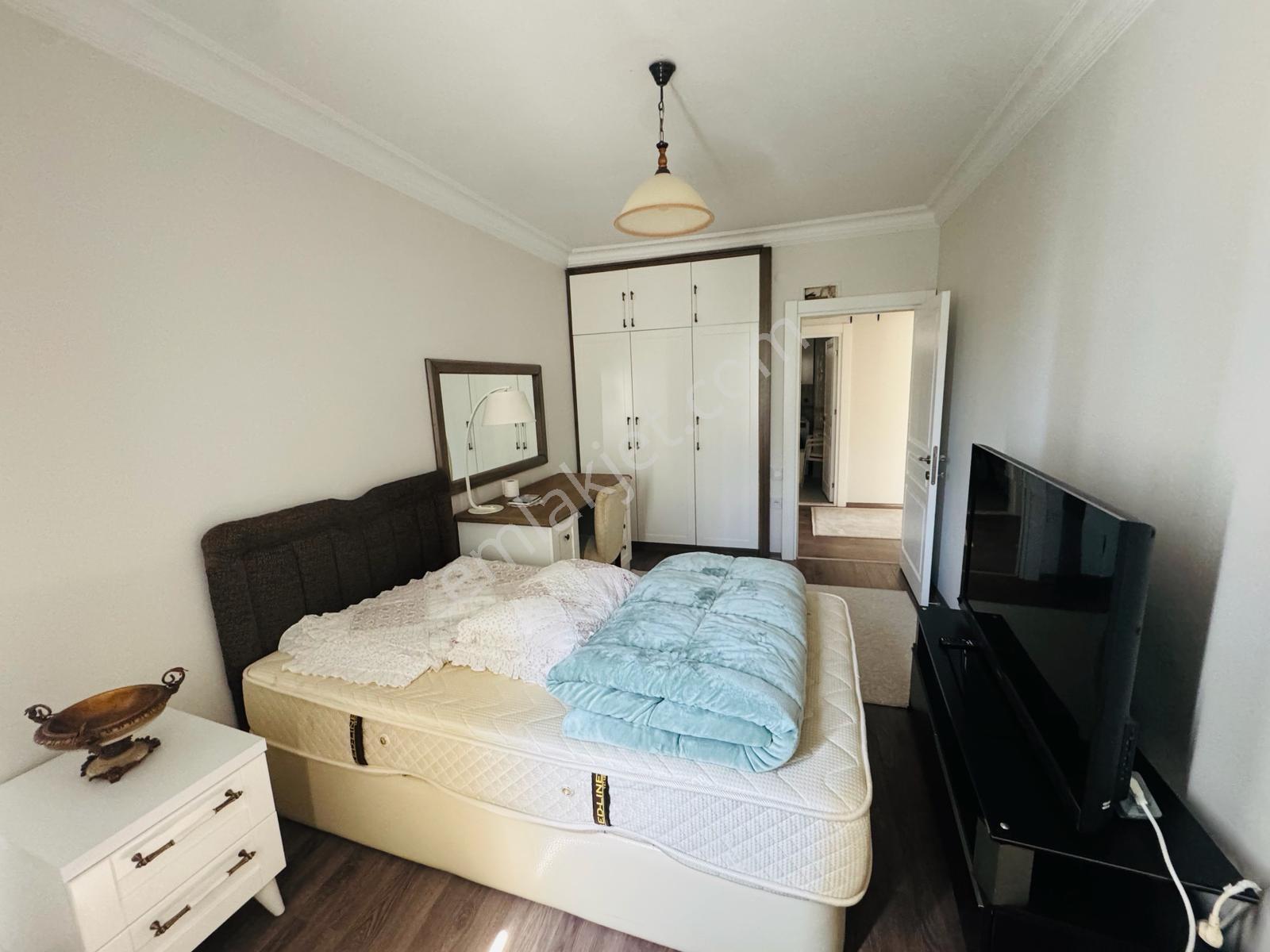 Sahilin Hemen Yanında | Havuzlu Sitede Geniş 4+1 Kiralık - Görsel 9