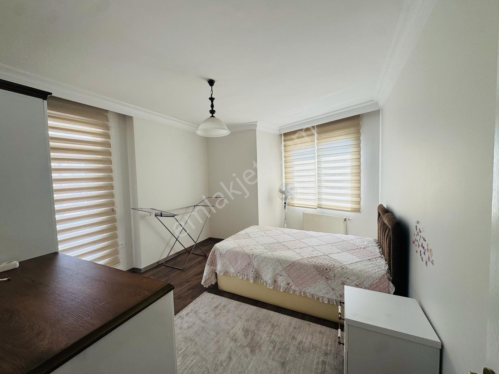 Sahilin Hemen Yanında | Havuzlu Sitede Geniş 4+1 Kiralık - Görsel 22