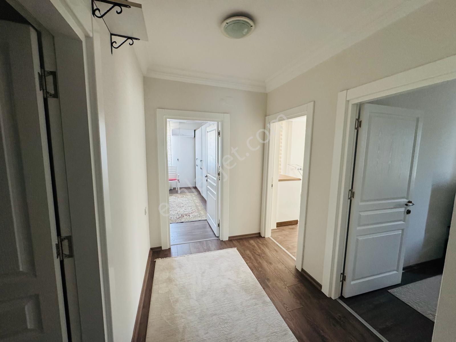 Sahilin Hemen Yanında | Havuzlu Sitede Geniş 4+1 Kiralık - Görsel 19