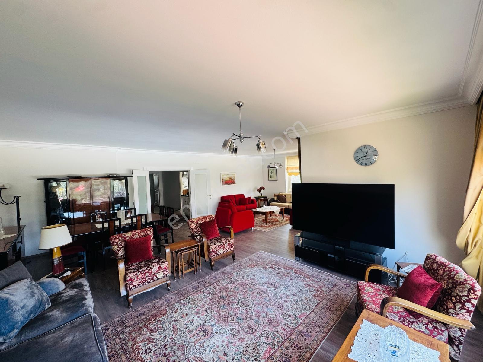 Sahilin Hemen Yanında | Havuzlu Sitede Geniş 4+1 Kiralık - Görsel 2