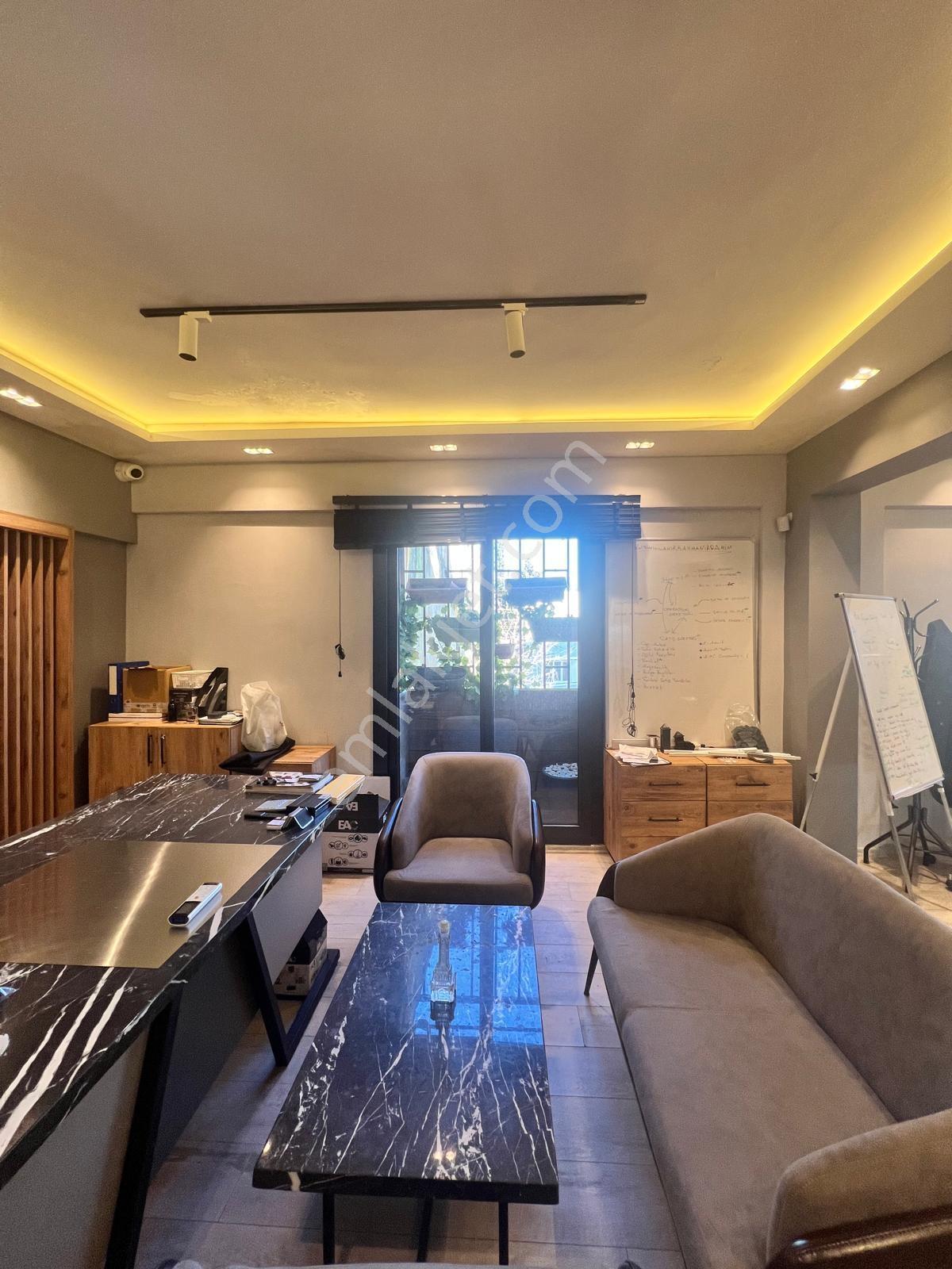 Karabağlar Merkezde Kiralık 4 Katlı Kurumsal İş Merkezi 800 M² - Görsel 35