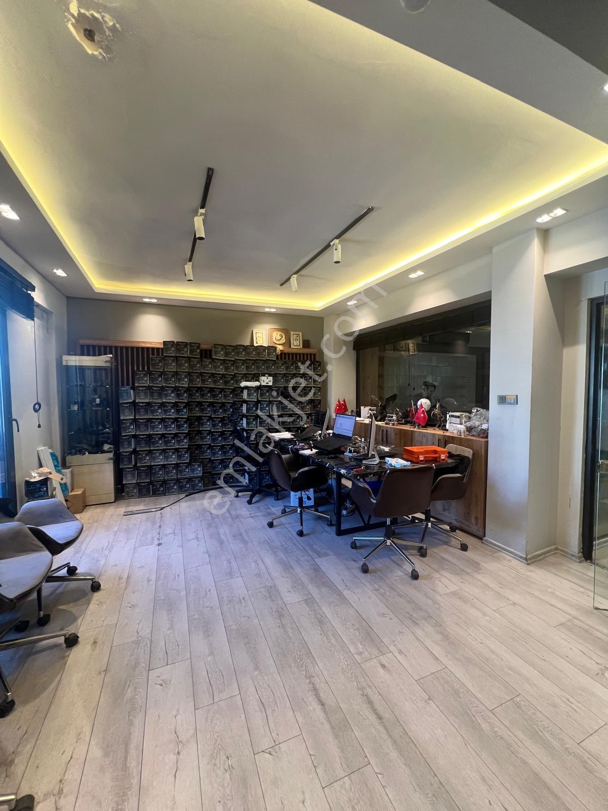 Karabağlar Merkezde Kiralık 4 Katlı Kurumsal İş Merkezi 800 M² - Görsel 19