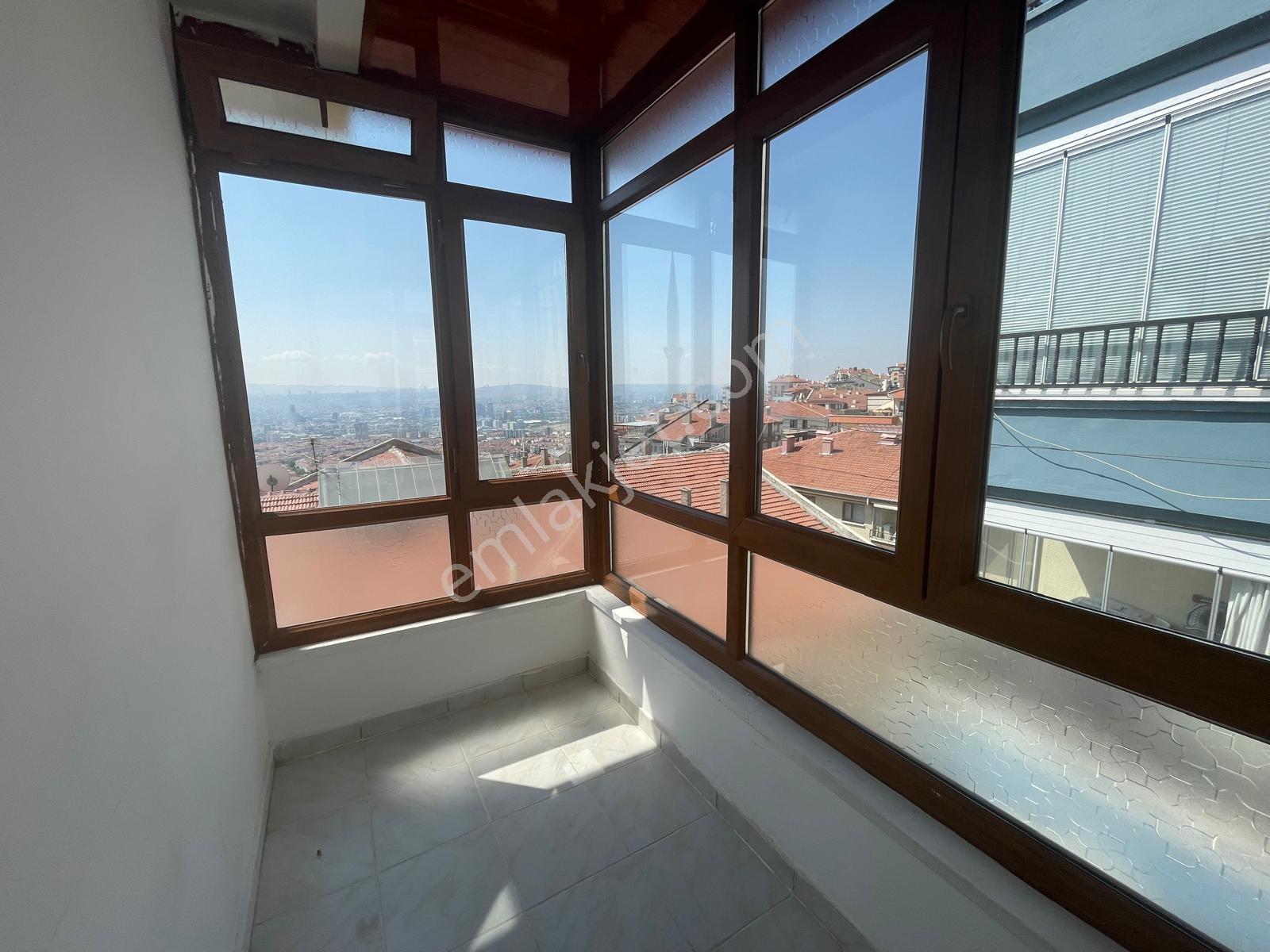 Ankara Manzaralı 3.katta 3 Oda 1 Salon Satılık Daire - Görsel 8
