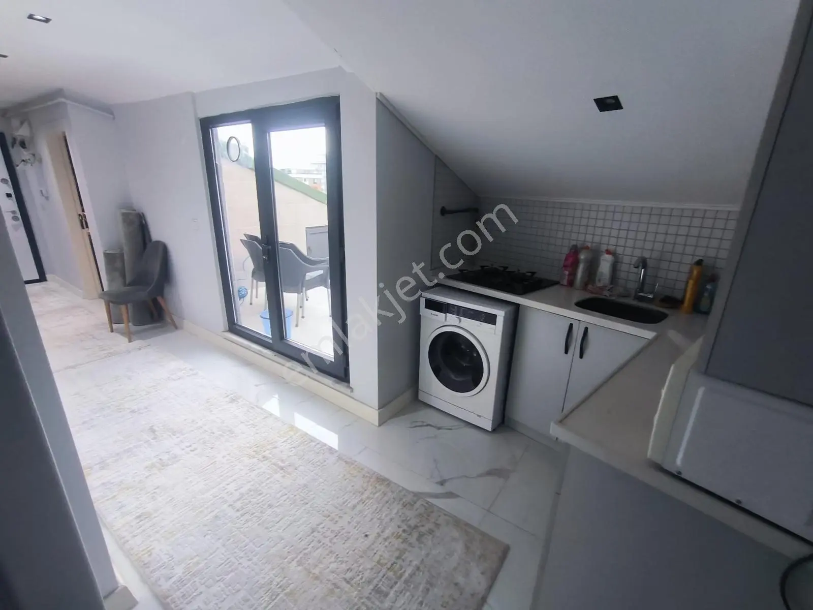 Eser İnş.eski Habibler Mah Eşyalı Kiralık 2+1 140m2 Çatıkat Dair