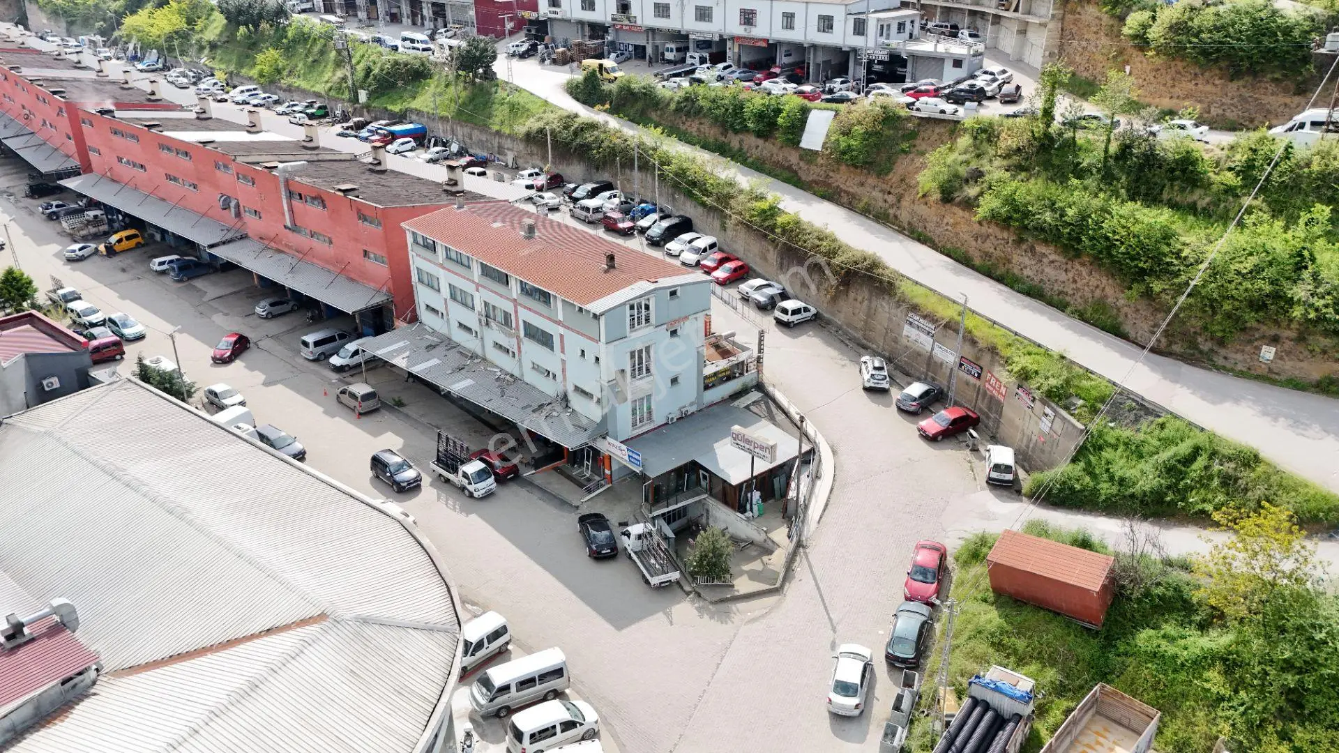 Akçaabat Yaylacık Mahallesi Küçük Sanayi Sitesinde Kiralık Büro