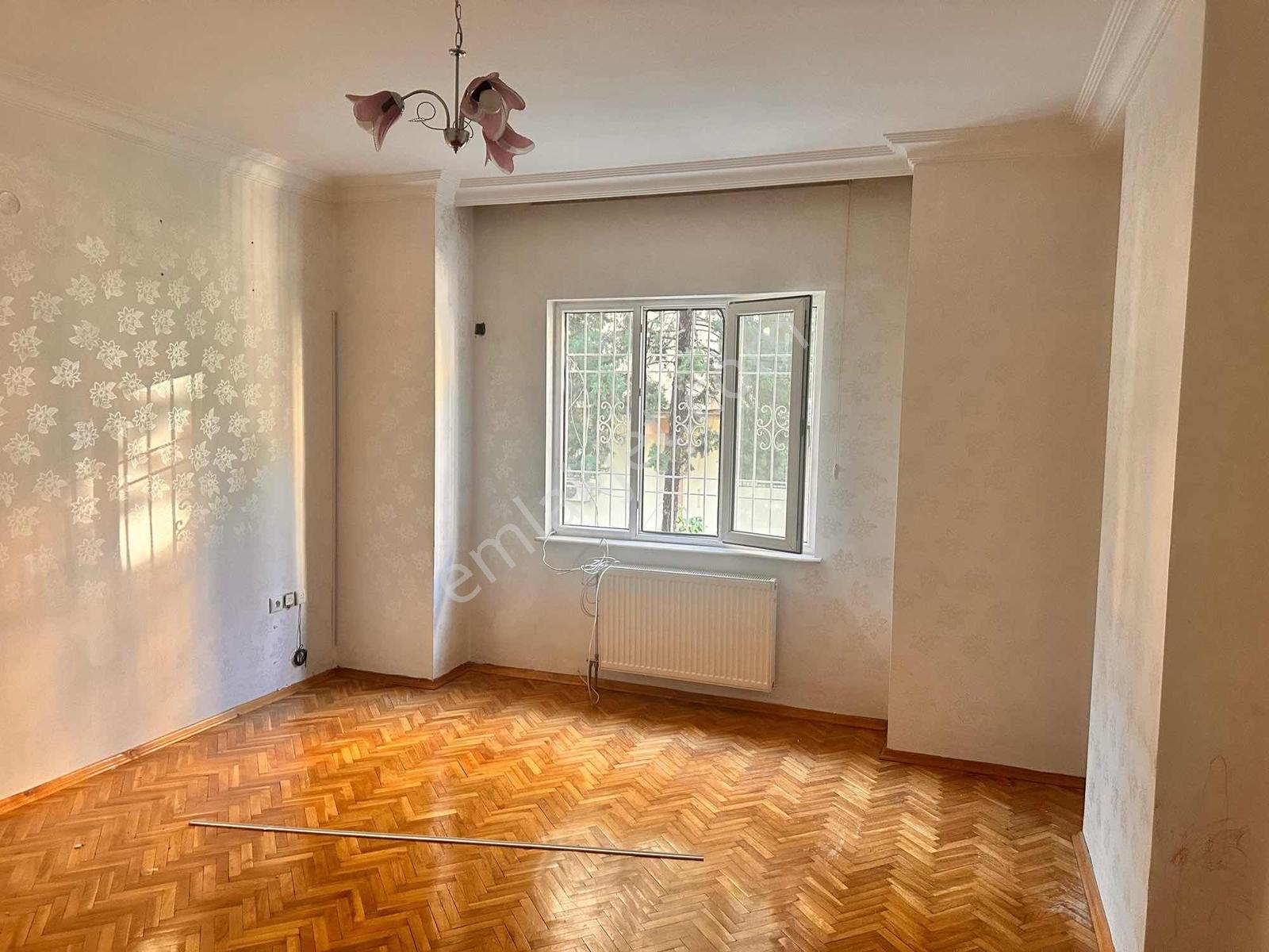 Güvenevler Duisburg Bulvarın'da Kiralık 4+1 280 M2 1. Kat Daire - Görsel 18