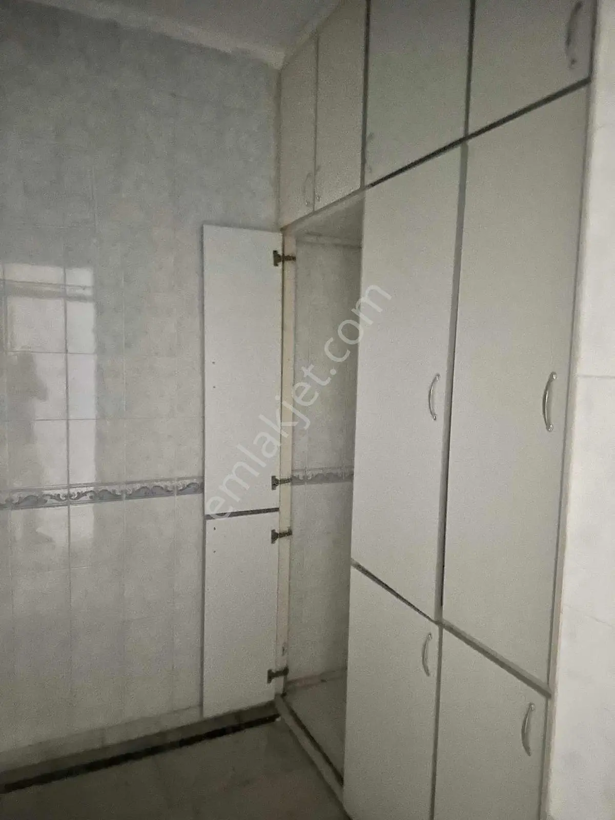 Güvenevler Duisburg Bulvarın'da Kiralık 4+1 280 M2 1. Kat Daire - Görsel 4