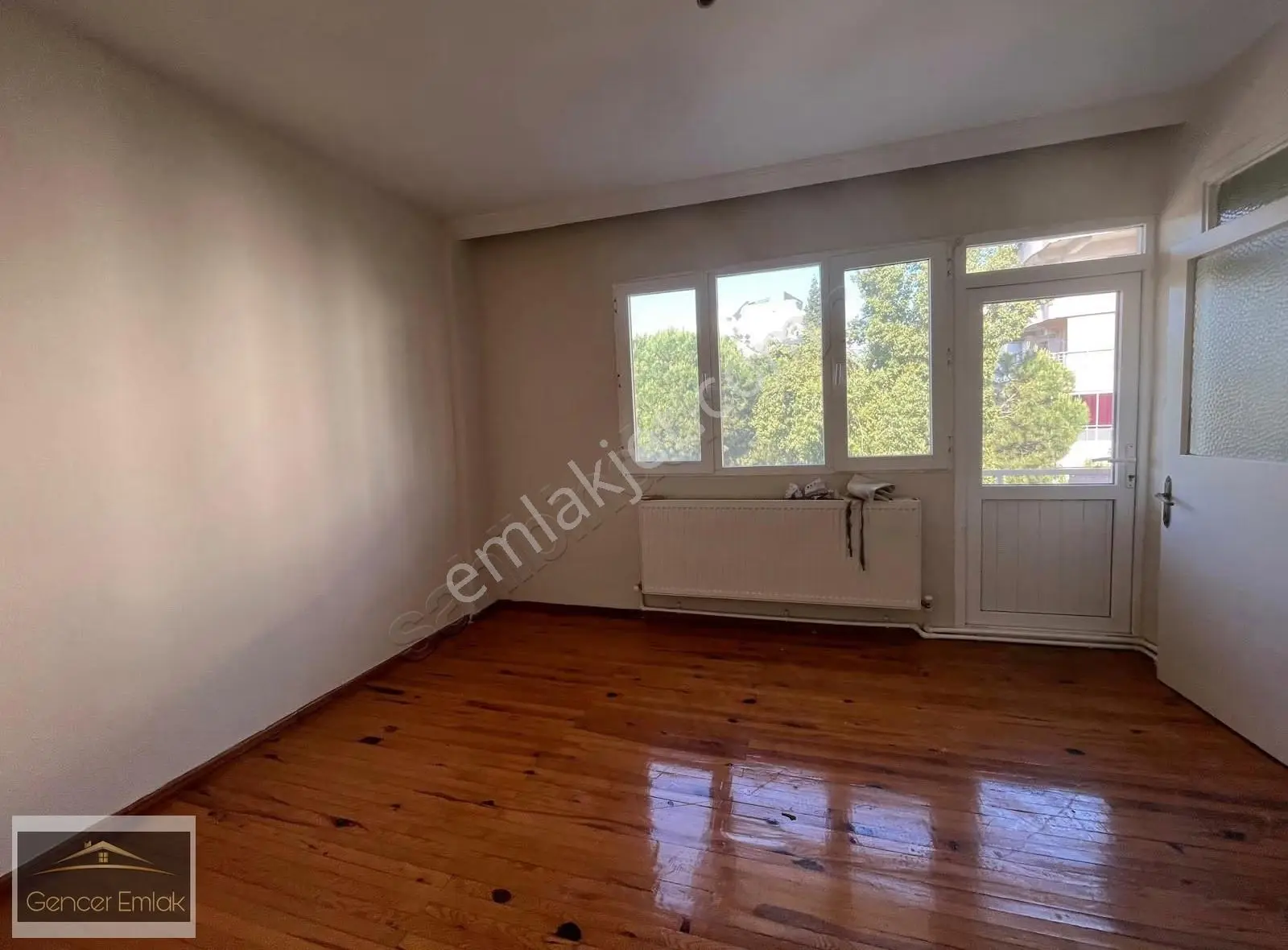 Gencer Emlâk Tan Sağlık Mh De 150 Metrekare 3+1 Doğalgazlı Daire