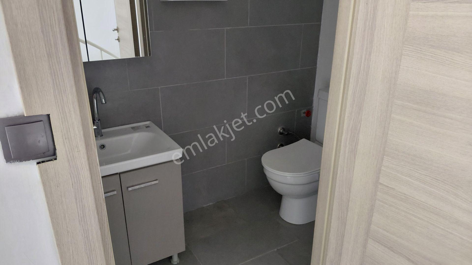 Kuşadası Öztaş Plazada Kiralık İşyeri - Görsel 11