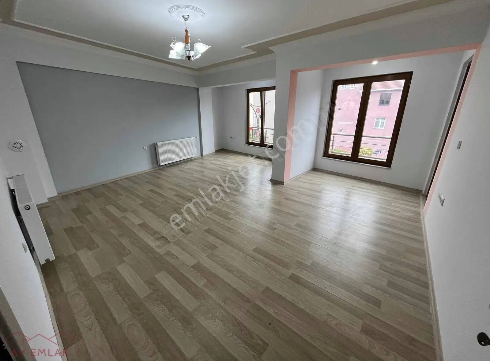 Ay Emlaktan Çarşı Merkezde Ara Kat Mutfak Ayrı 2+1 Kiralık Daire - Görsel 5