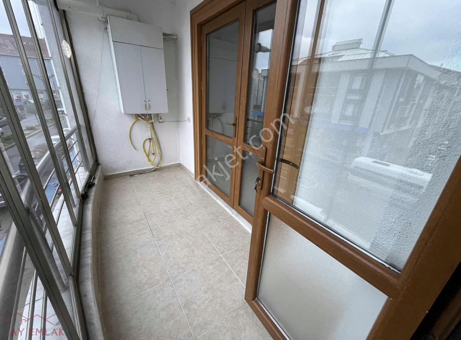Ay Emlaktan Çarşı Merkezde Ara Kat Mutfak Ayrı 2+1 Kiralık Daire - Görsel 6