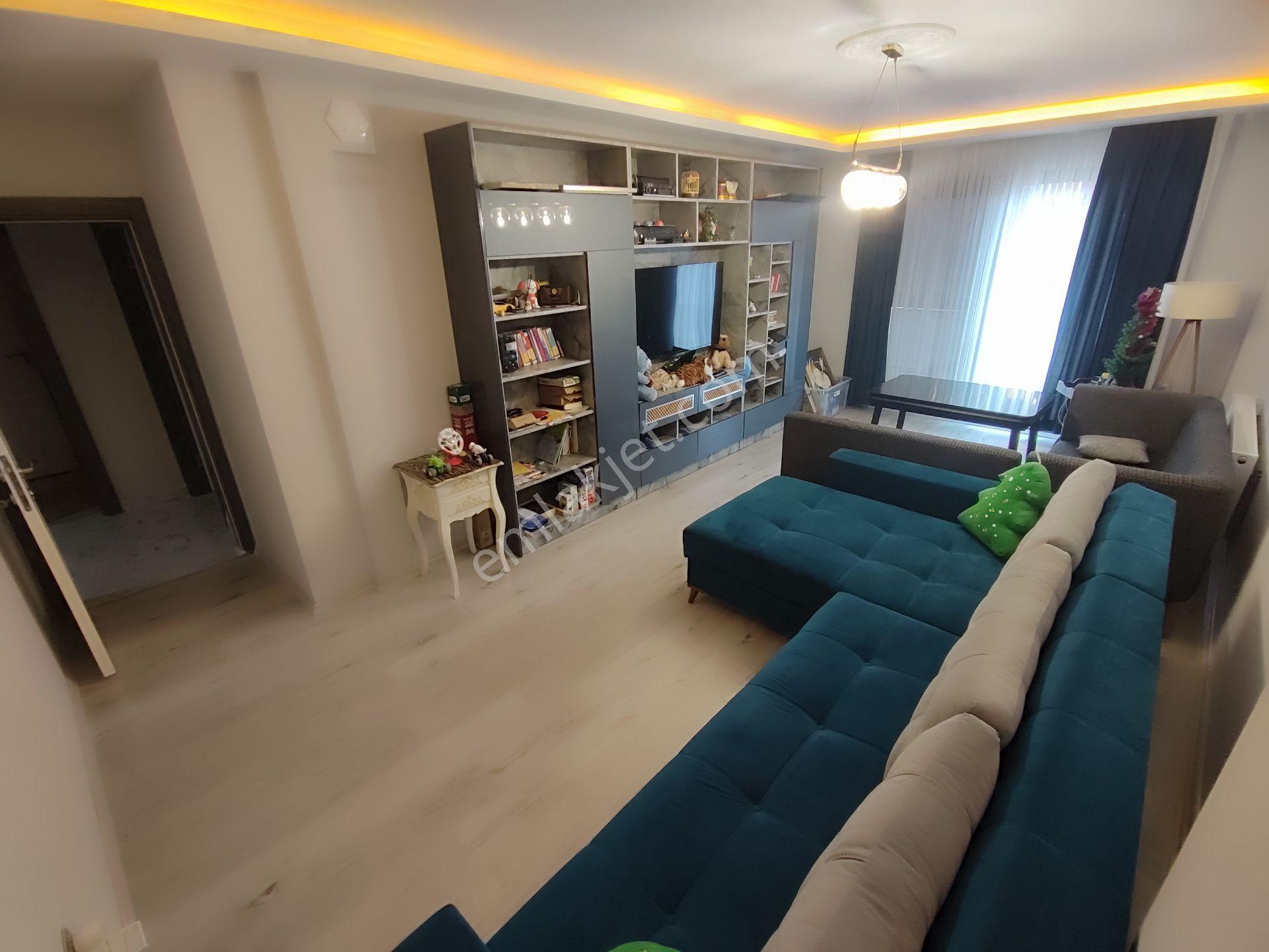 Kardeşten Edremit Merkezde Tugaya Yakın Doğalgazlı Ayrı Mutfaklı Ara Kat Eşyalı Geniş 3+1 Daire - Görsel 3