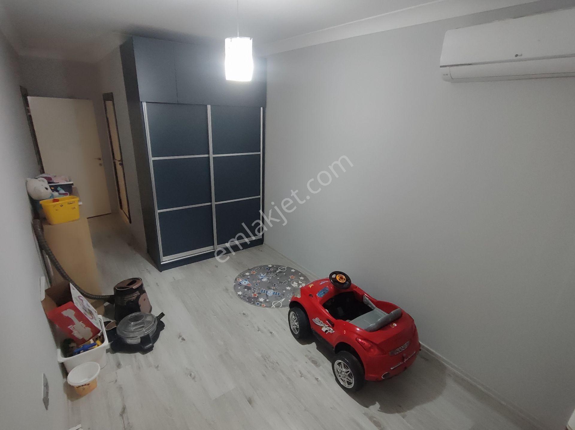 Kardeşten Edremit Merkezde Tugaya Yakın Doğalgazlı Ayrı Mutfaklı Ara Kat Eşyalı Geniş 3+1 Daire - Görsel 15